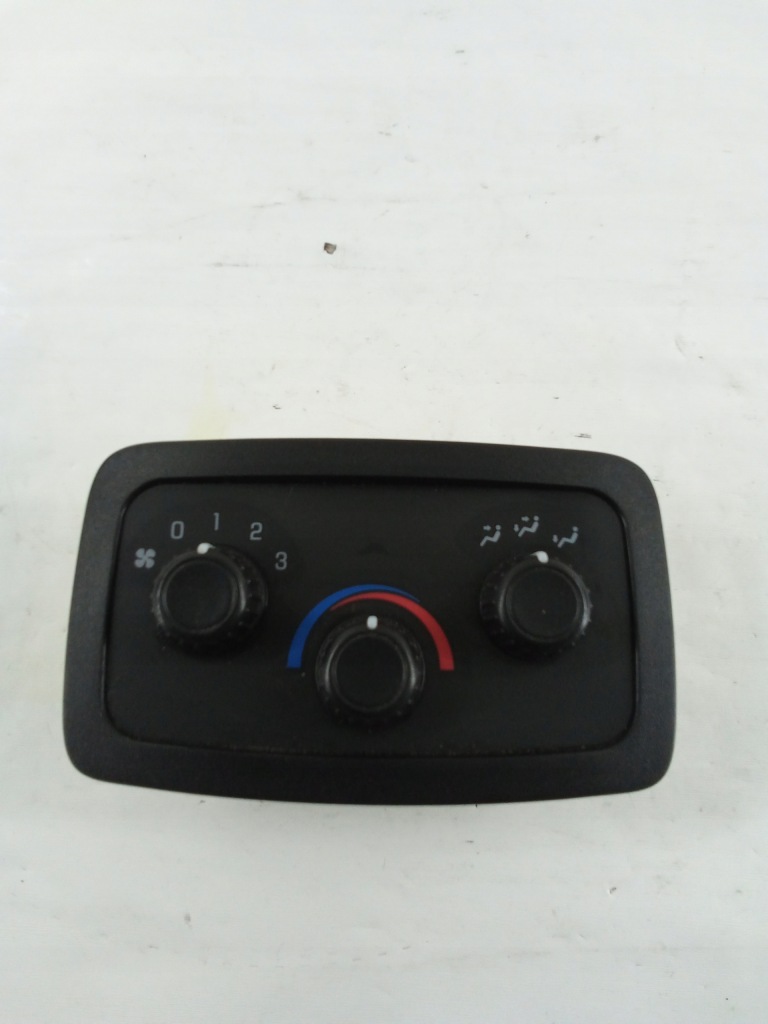 фото №1, G433 панель кондиционера задняя trailblazer 15250198