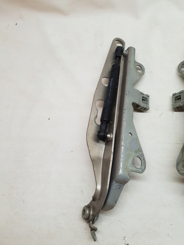 фото №10, Volvo s60 i 00-10 петля петли капот перед