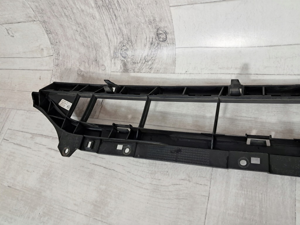 Купить Audi q5 2 s-line решётка средняя бампера перед передняя 80a807647b