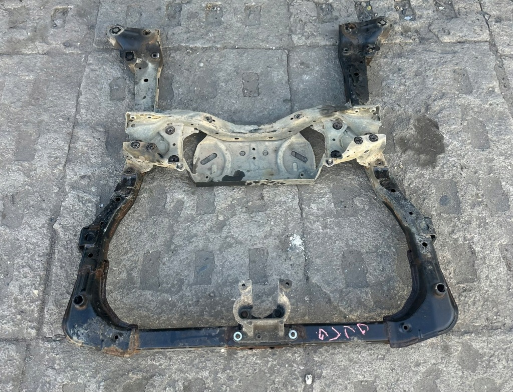 Купити Subaru outback v 2.0 d підрамник підвіска