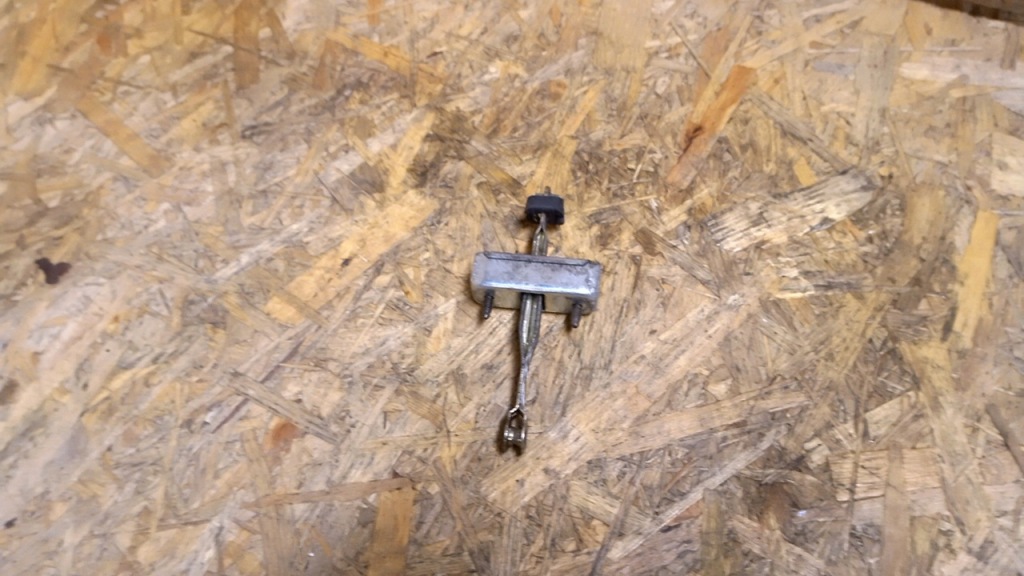 фото №2, Monterey trooper 3,2 v6 98 r обмежувач двері pt