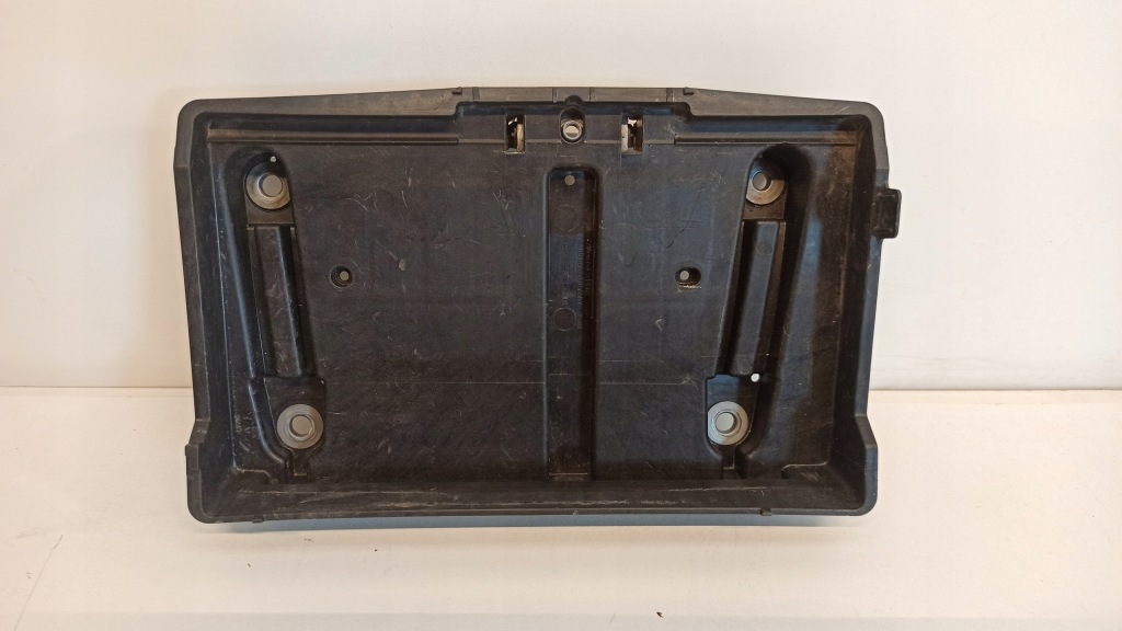 фото №1, Mercedes w205 основание аккумулятор a2056200118