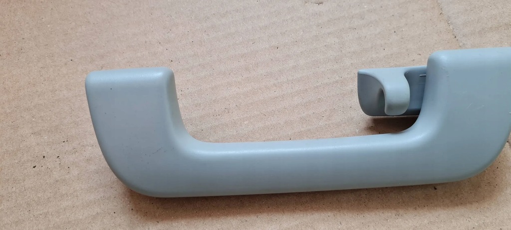 фото №2, A4 b9 8w ручка потолочный кронштейн правый задняя a5 8w