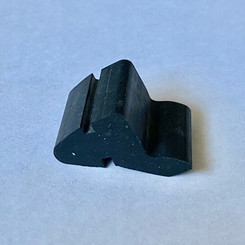 фото №1, Резиновый отбойник капот porsche 924 944