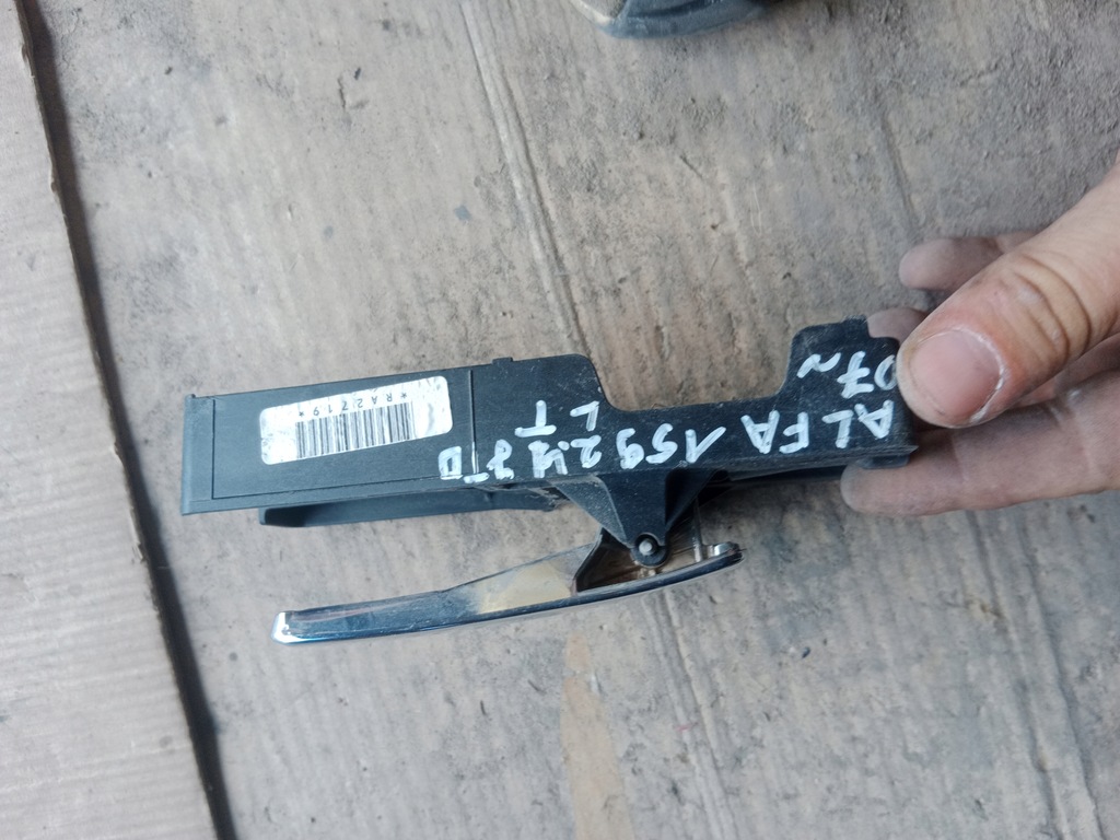 фото №2, Ручка внутрішня лівий задня alfa romeo 159