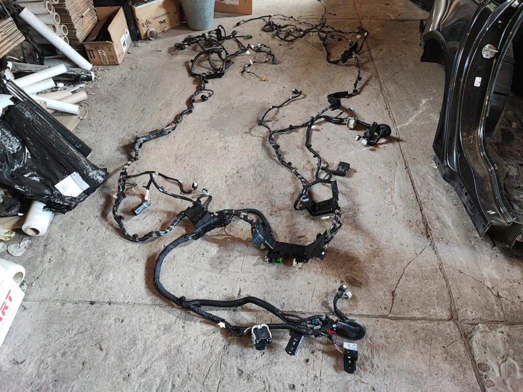 фото №1, Mondeo mk5 2.0 tdci жгут салона пол hb