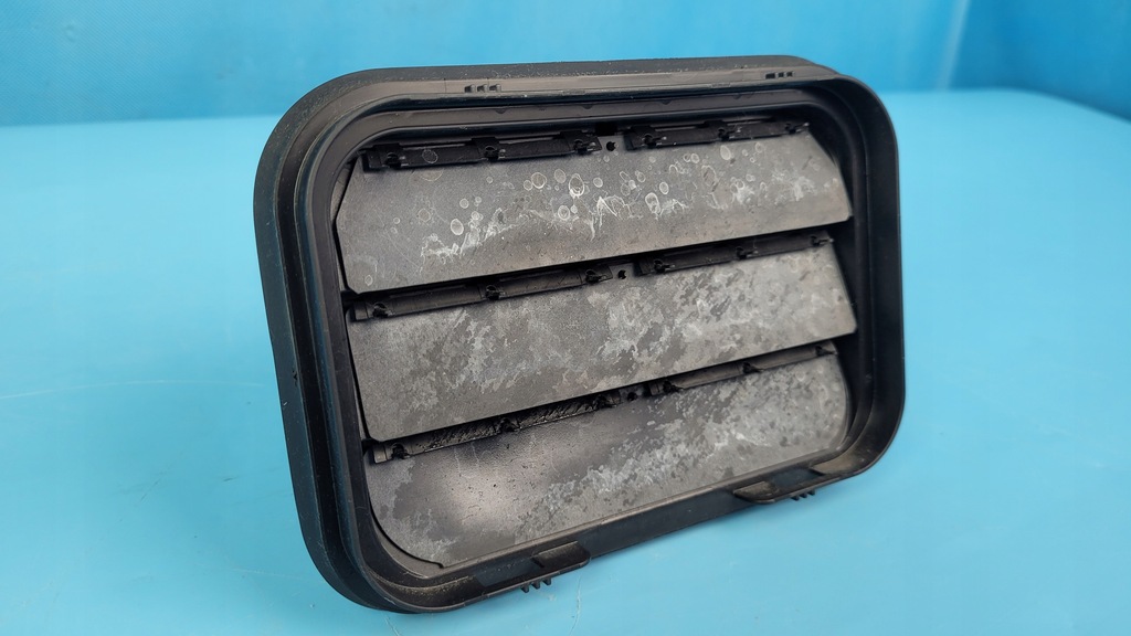 фото №9, Mercedes x247 glb 200 23r решітка вентиляційна ліва a1778302000