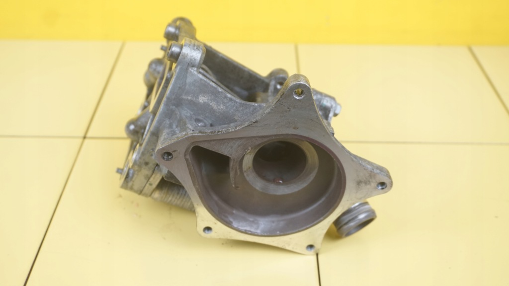 Astra k 1.4 turbo 17r b14xft корпус термостата радіатор оливи 12640136 в Україні