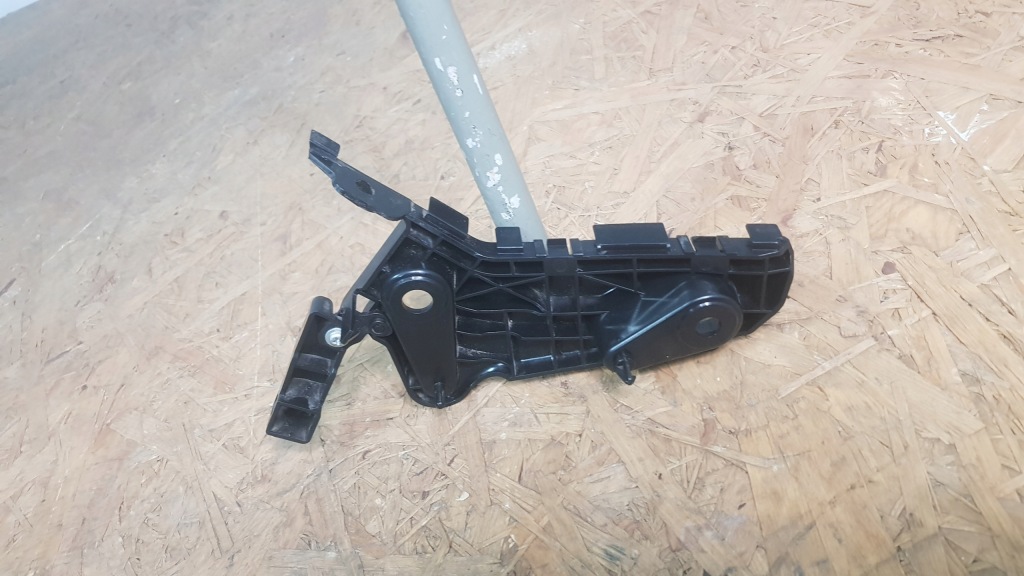 Купить Mazda 3 iv 19r-- направляющая кронштейн бампера