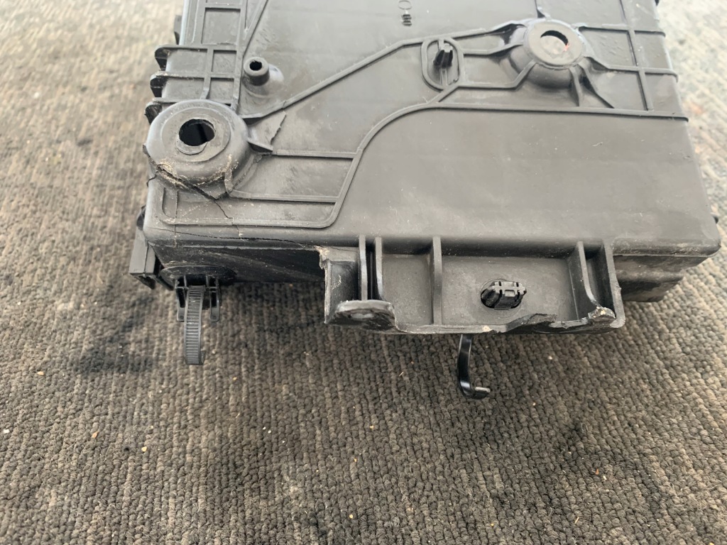 Opel crossland x 1.2 thp корпус основание аккумулятор оригинал европа Цена