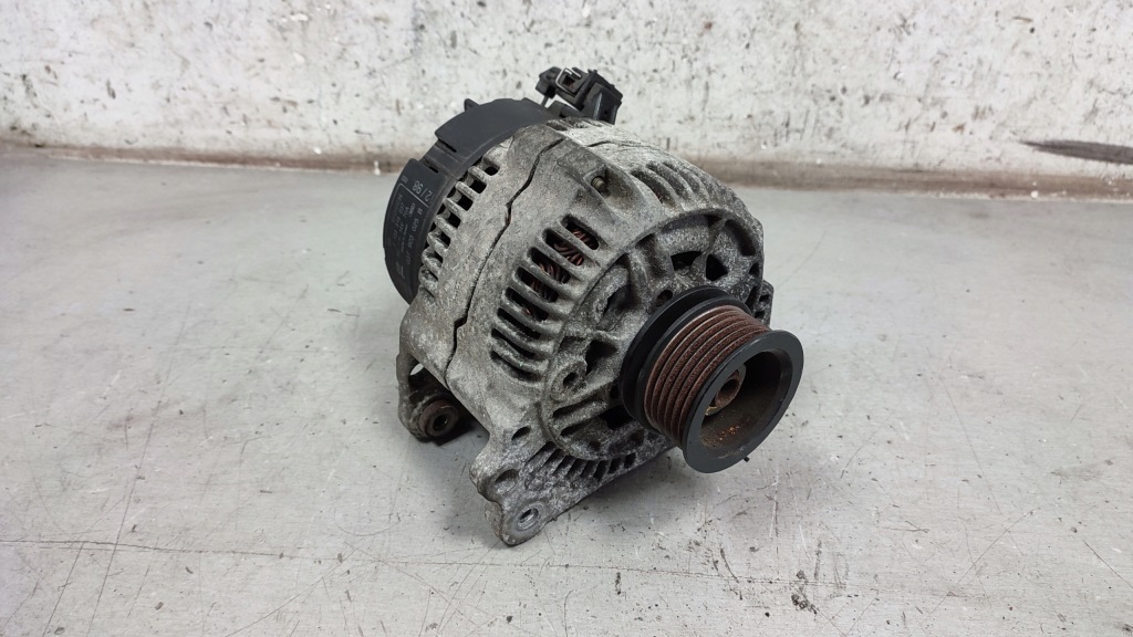 Купити Генератор bosch audi a3 8l 1.8 037903025b