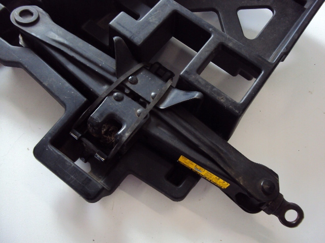 фото №2, Ключ домкрат lexus ct 2010-2022