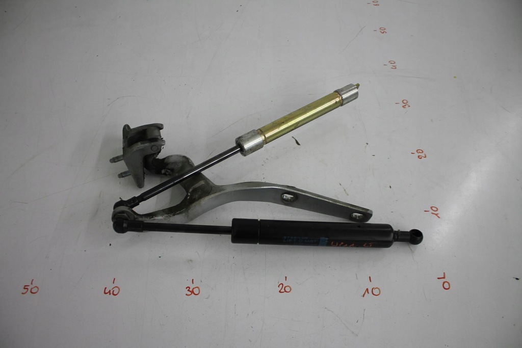 фото №1, Петля крышки багажника левый задняя mercedes w211