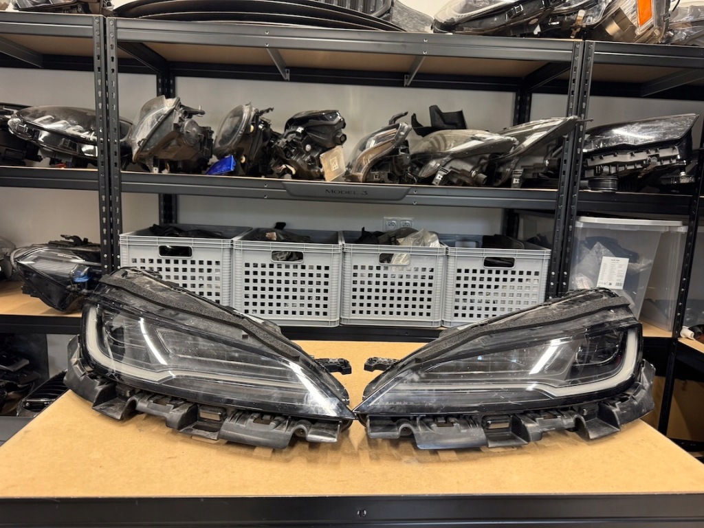 Купити Tesla model 3 highland 1760888-99-ec фара передня ліва full led ідеальна