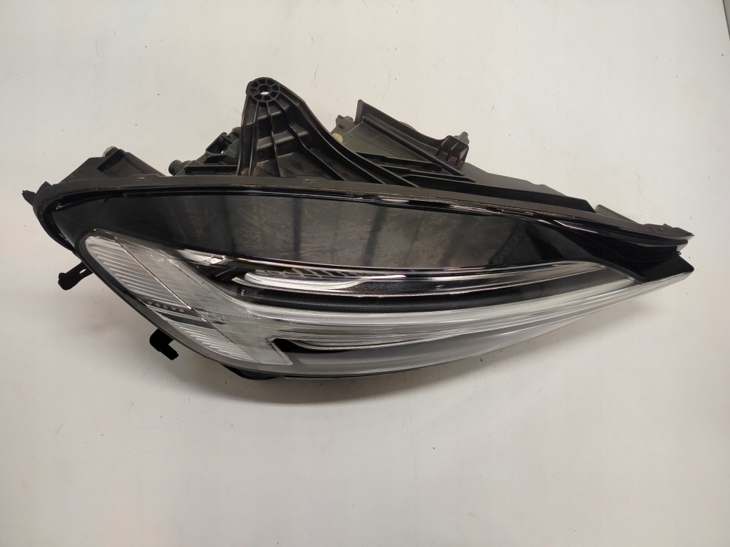 Volvo v60 s60 3 рестайлинг  mid led фара правый  левая Киев