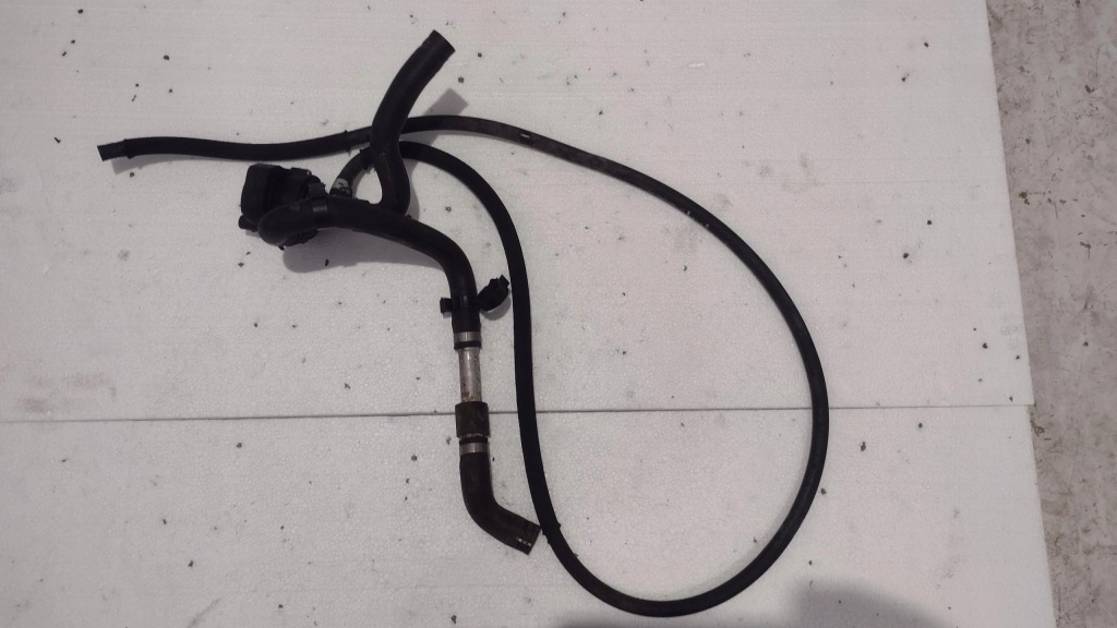 Mercedes cls w218 c218 рестайлінг  додаткова помпа води трубки трубка a2128304096 Ціна