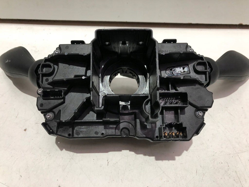 фото №10, Стрічка pod кермо volvo v60 2018