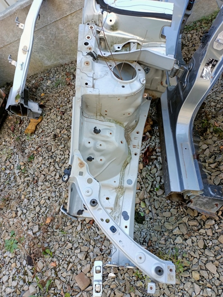 фото №4, Чверть лонжерон правий перед toyota avensis t25