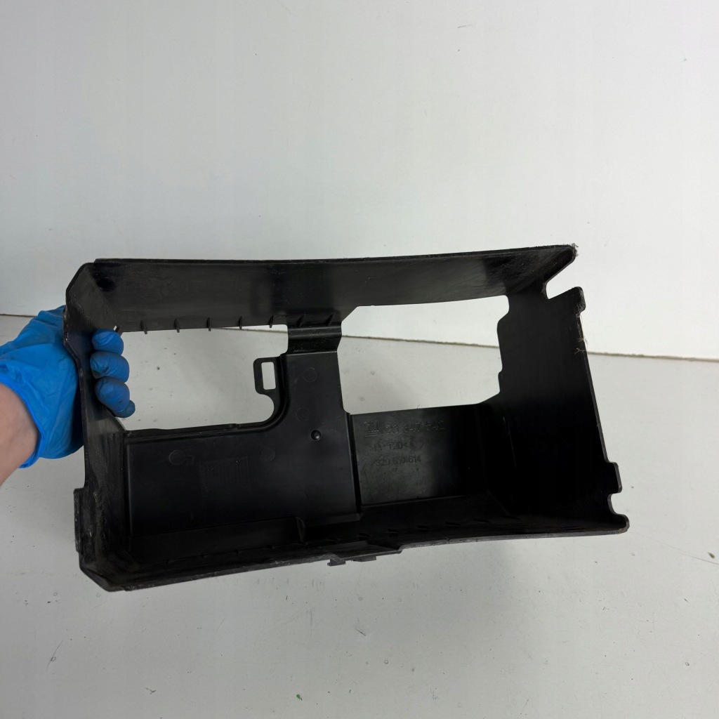 Корпус накладка акумулятор opel insignia b 2 2 оригінальний номер оригінал 23347542 в Україні