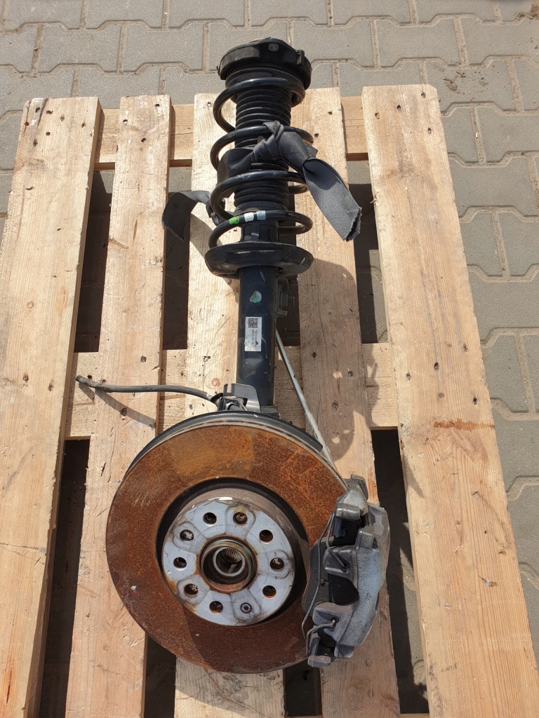 фото №1, Audi q3 8u поворотний кулак правий перед амортизаторна стійка