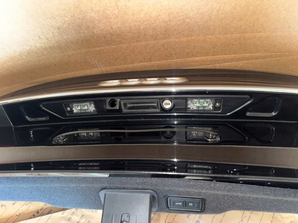 фото №16, Audi a8 d4 long lift кришка багажника лампи mdrix бампер задня ly8x orginał 4h0807511f