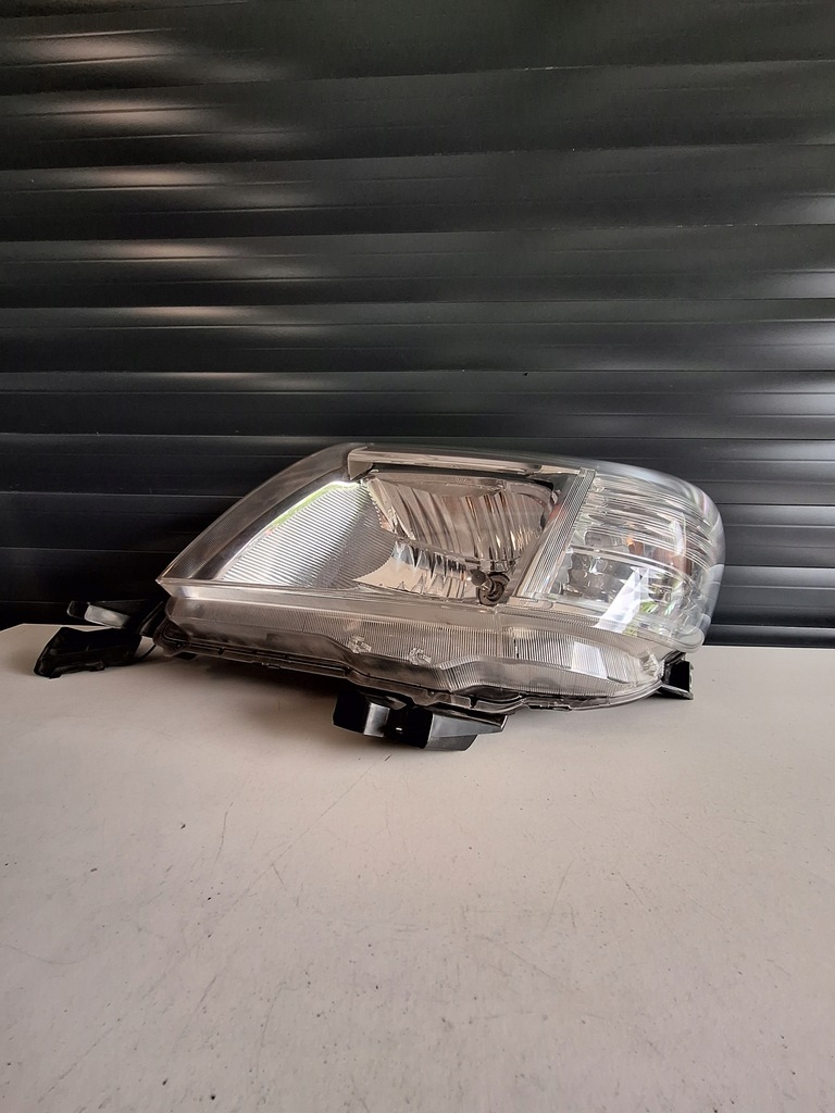 фото №1, Toyota hilux lift фара лампа левая