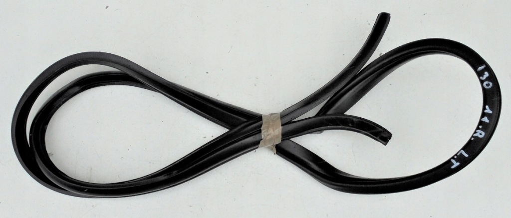 фото №1, Hyundai i30 i cw прокладка дверь левая задняя kombi