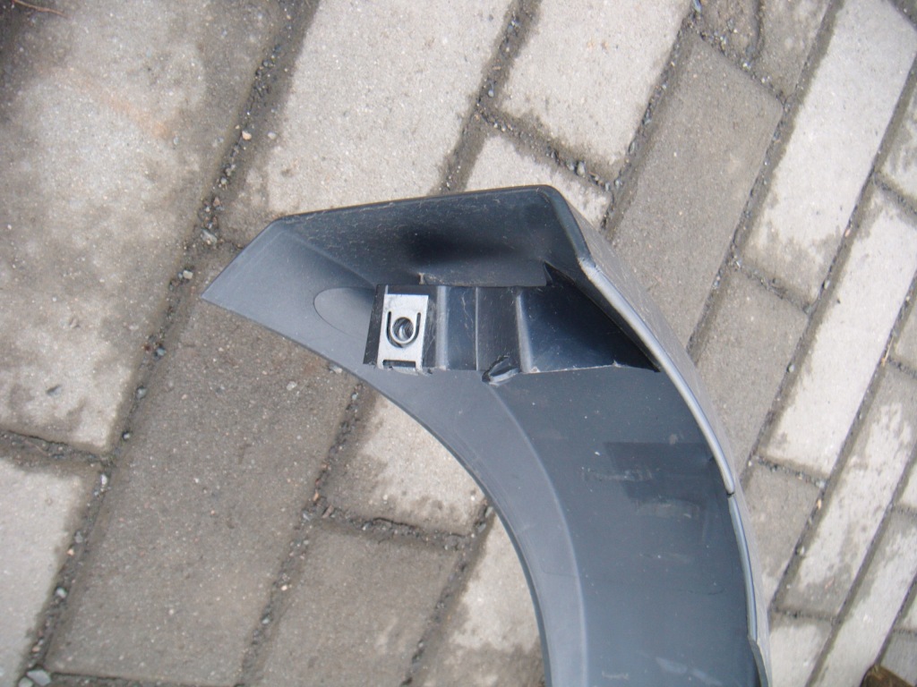 Renault range t gama решітка радіатора нижня молдинг решітка радіатора 82275648 Доставка