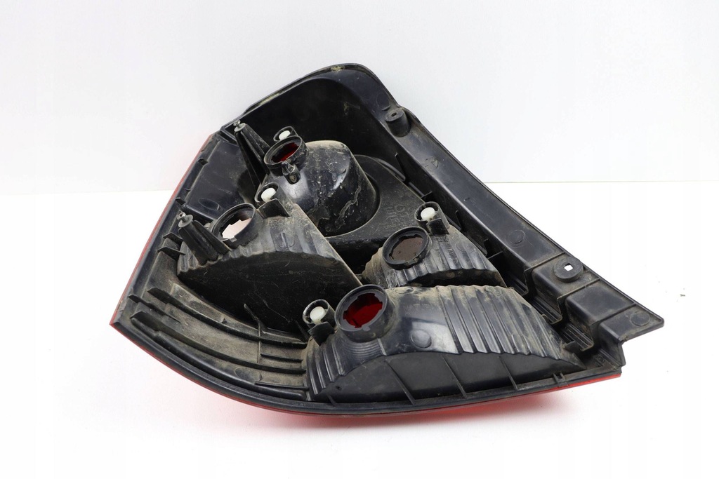 фото №7, Kia sorento i лампа права задня задня europa