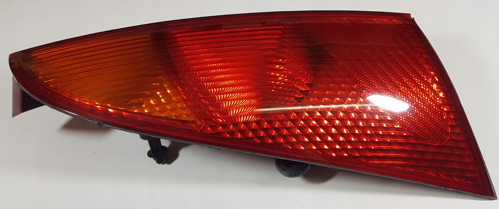 фото №10, Лампа задня права ford focus хетчбек 99r mk1 3d