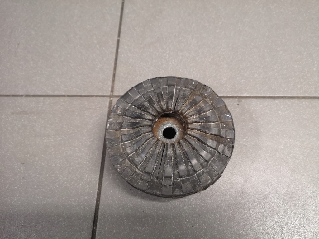 фото №4, Гумовий елемент подушка амортизатора audi a4 b7 8e0412377