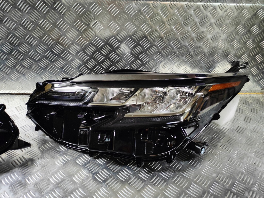 фото №1, Toyota sienna 2021 лампа фара правая левая передняя перед