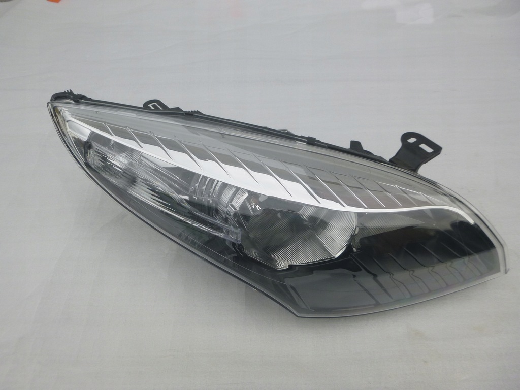 фото №1, Renault megane iii 3 2008 - 2012 фара права