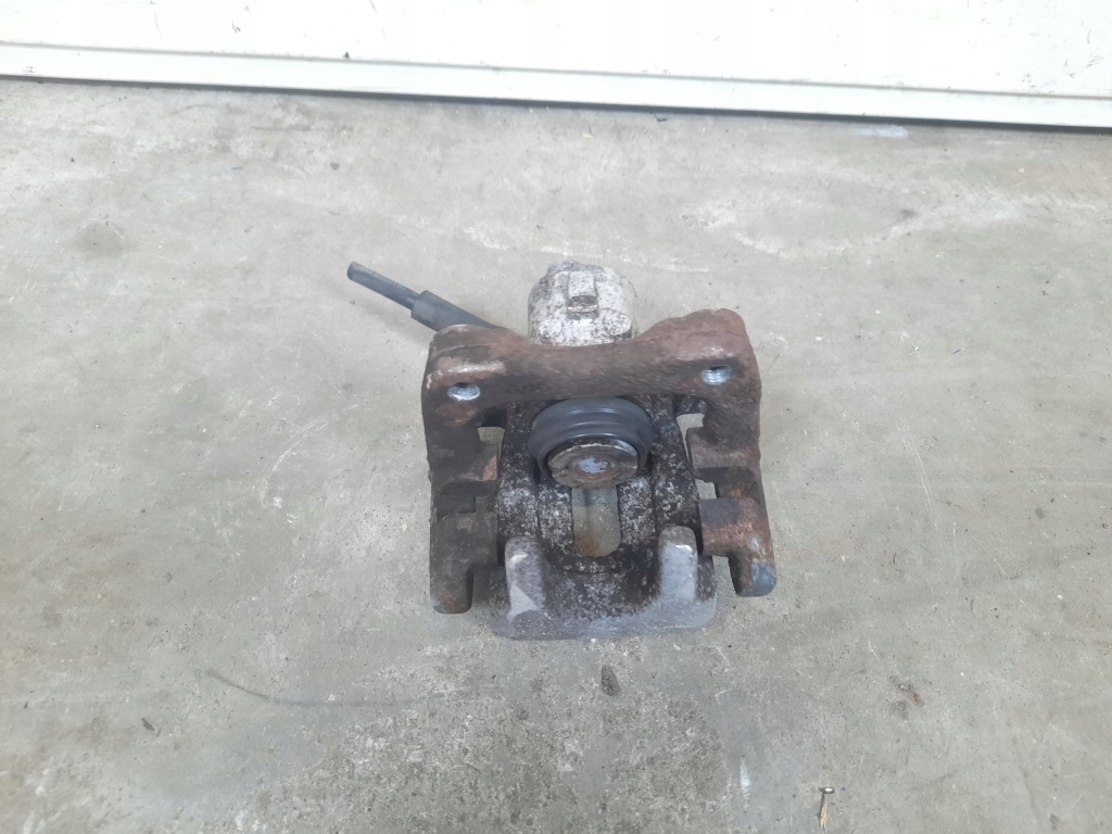 фото №4, Суппорт тормозной правый задняя skoda octavia iii