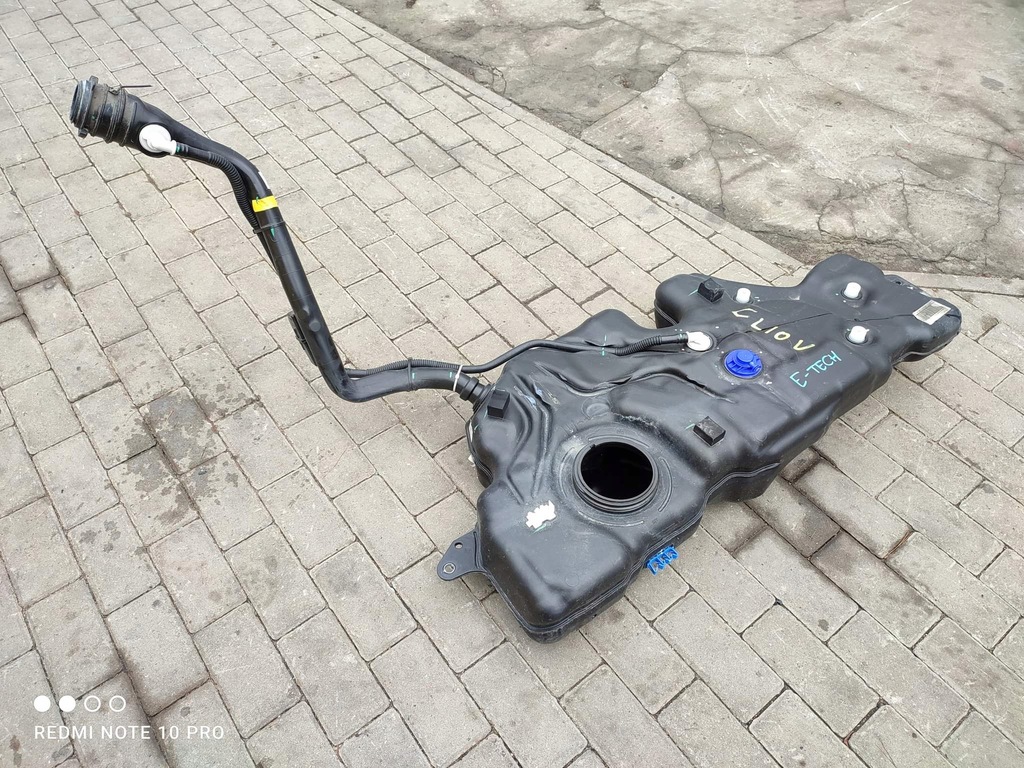 фото №1, Renault clio v бак топлива e-tech