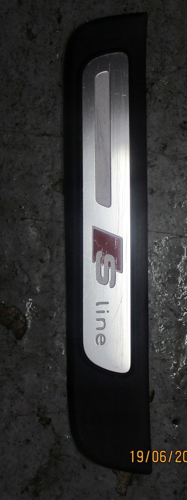 фото №1, Audi a4 b8 молдинг защита порог левый задняя s-line