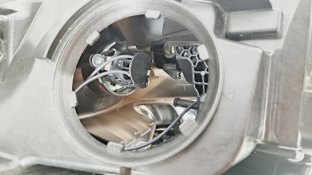 фото №11, Mercedes gla h247 w 247 лампа правая обычная с led a2479065801