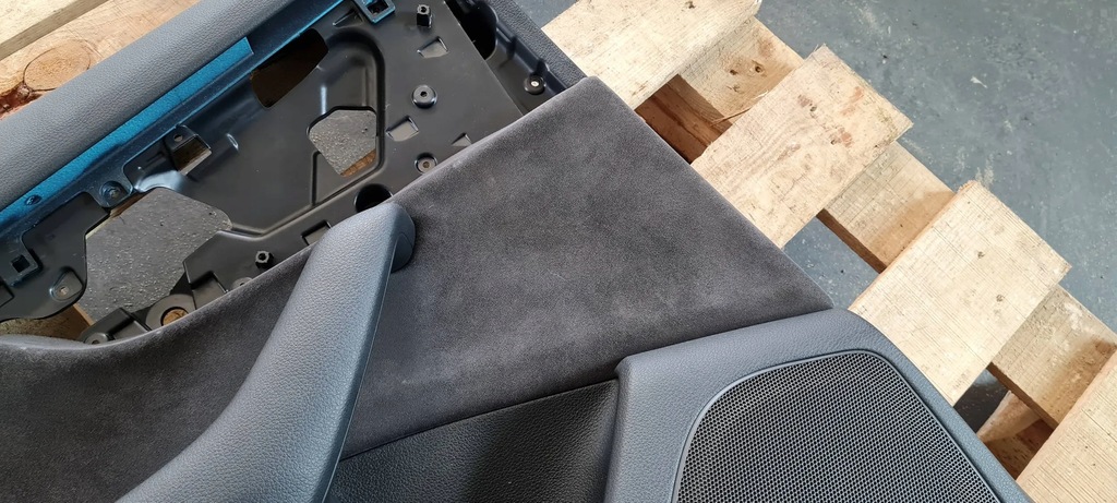 фото №11, Q7 4m ii sq7 обшивка левый задняя alcantara pod ambiente 4m0867317b