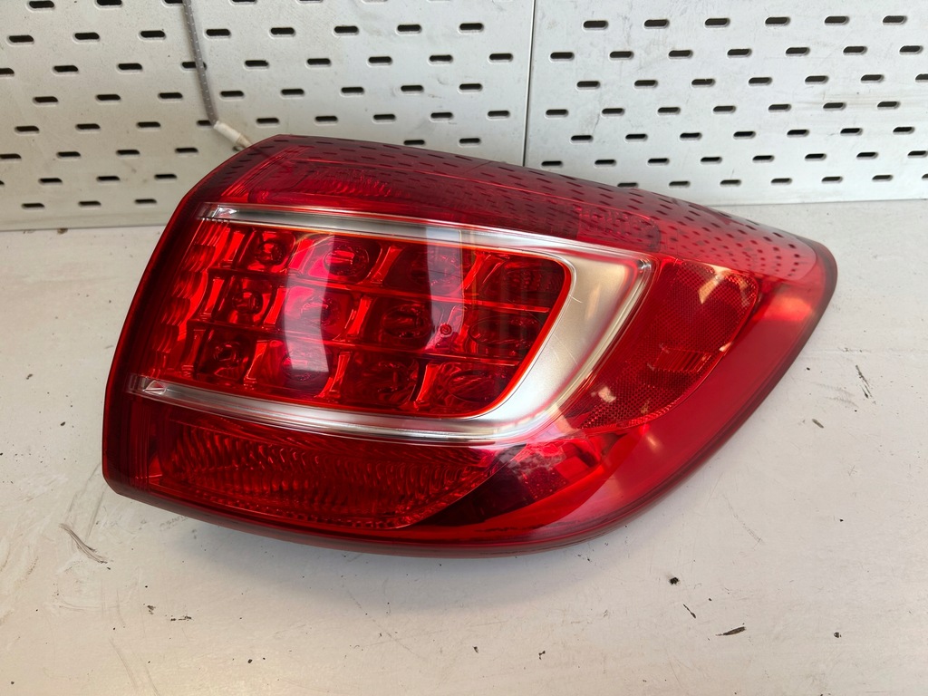 фото №1, Kia sportage iii 3 лампа правый задняя w крыло