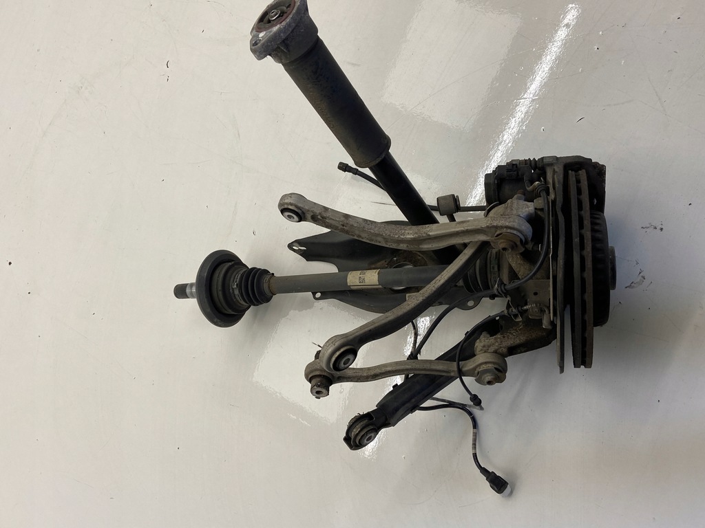 фото №1, Поворотный кулак ступица рычаги приводной вал левый задняя mercedes w238 coupe