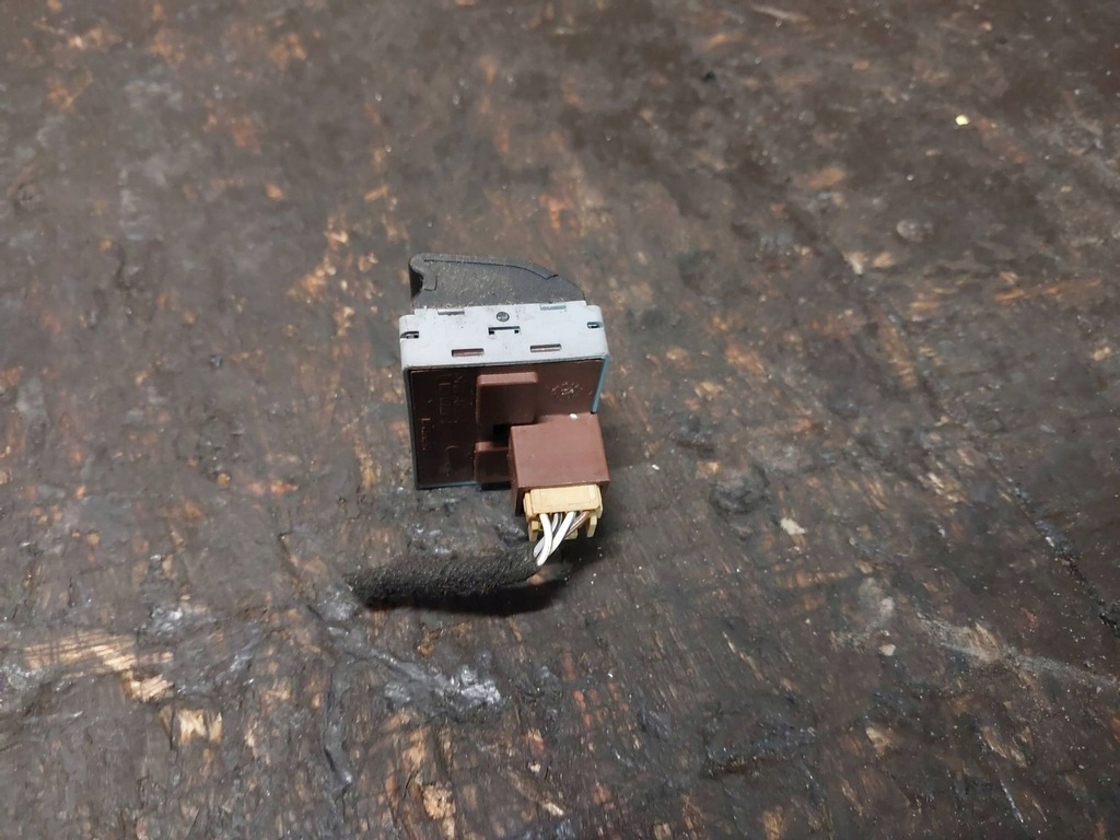 фото №8, Кнопки вікон водія seat ibiza iii 6l 6q0959858a