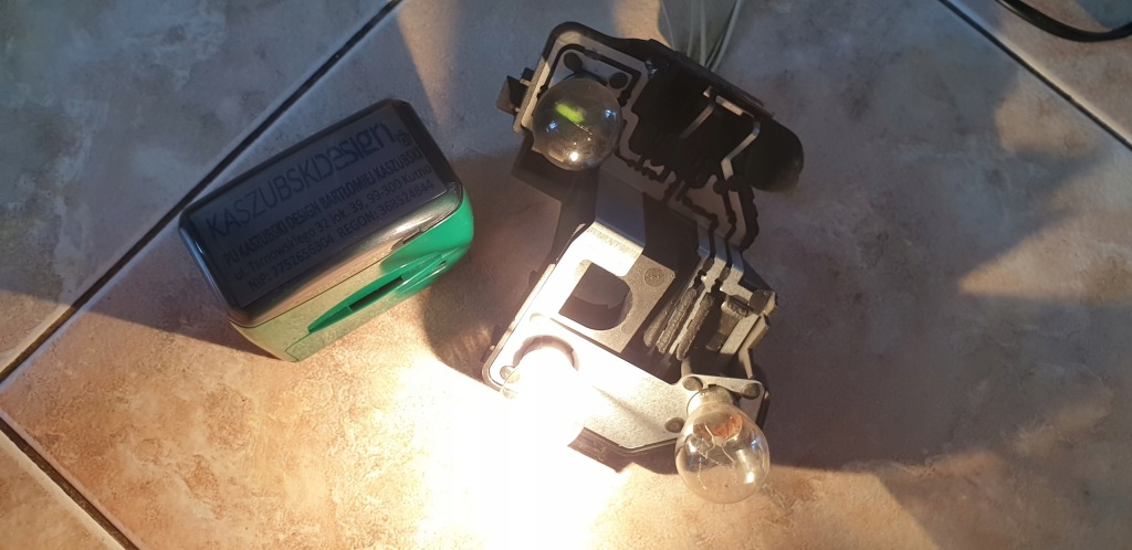 Peugeot 206 рестайлинг  хэтчбек вкладыш лампы лампа задний  задняя правая с штекер Недорого