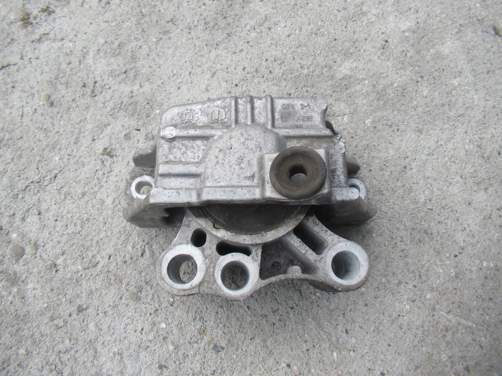 фото №1, Jeep renegade lift 2.0 m-jet подушка двигателя 00520683260