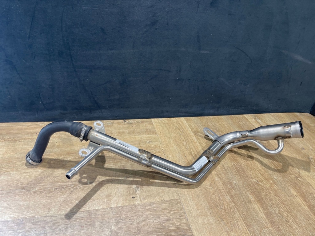 Купити Труба заливної пального lk729032bd land rover discovery sport