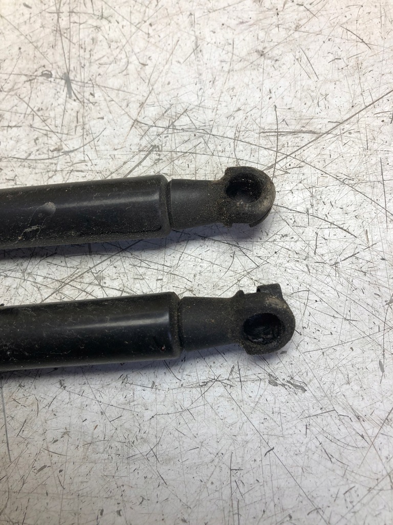 фото №4, Амортизатори кришки багажника smart forfour 453