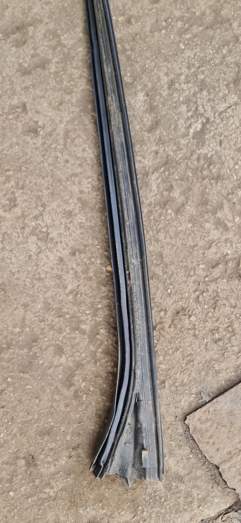 фото №4, Citroen c3 pluriel прокладка дах передня