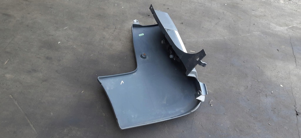 Уголок бампера правая  задний фара nissan primastar 7700313232 с Разборки