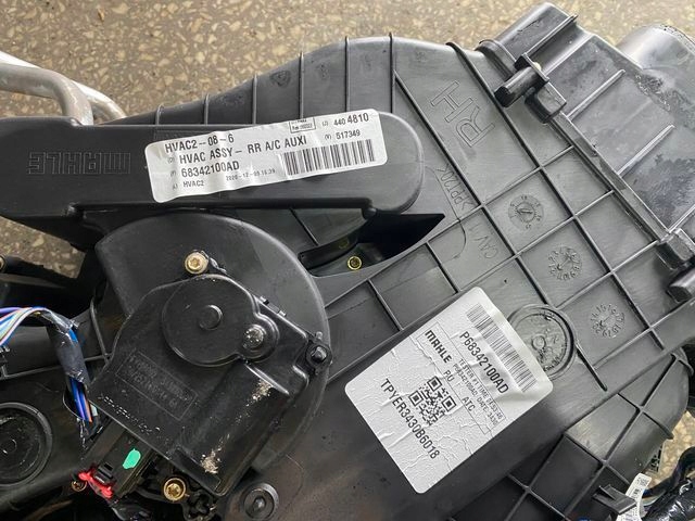 Chrysler pacifica lift отопитель задняя 68342100ad в Украине