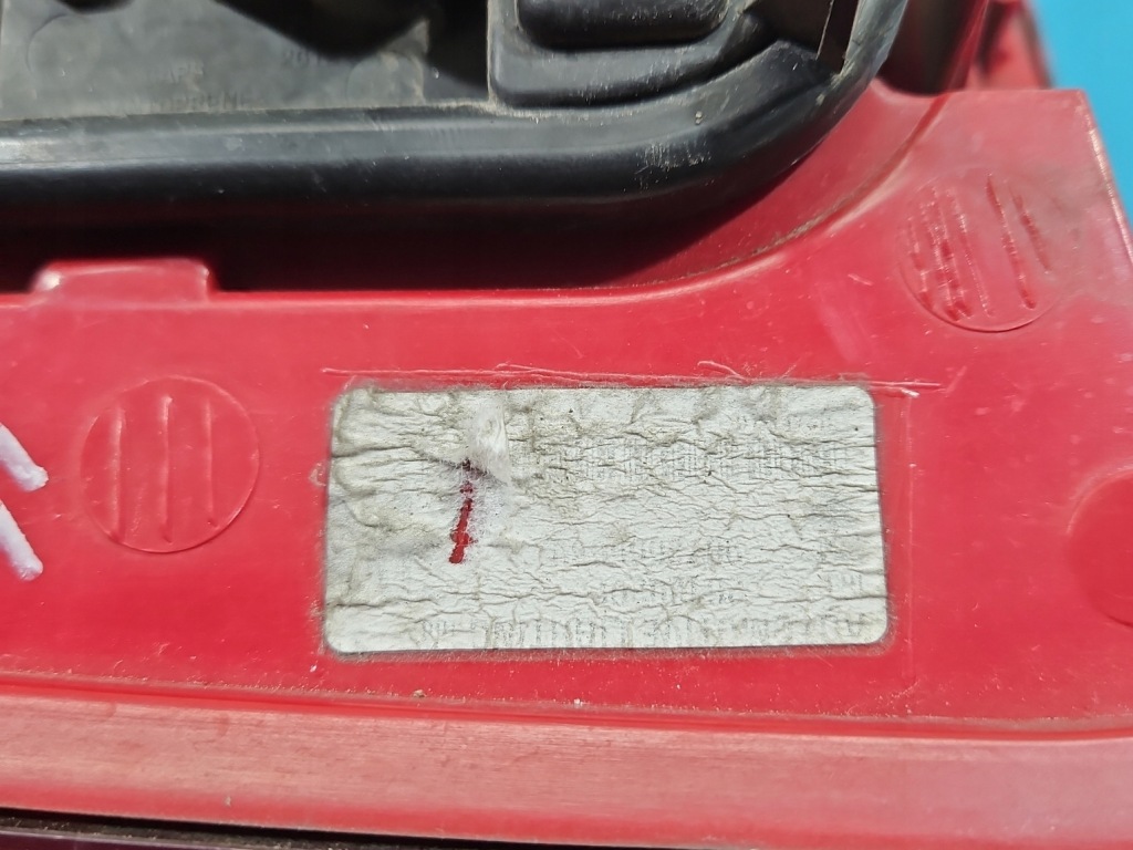 Фара задні права peugeot 5008 1 10r Доставка