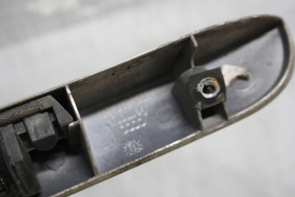 фото №5, Audi a3 8l накладка крышки багажника przed lift